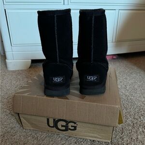 Black Ugg Australia classic short